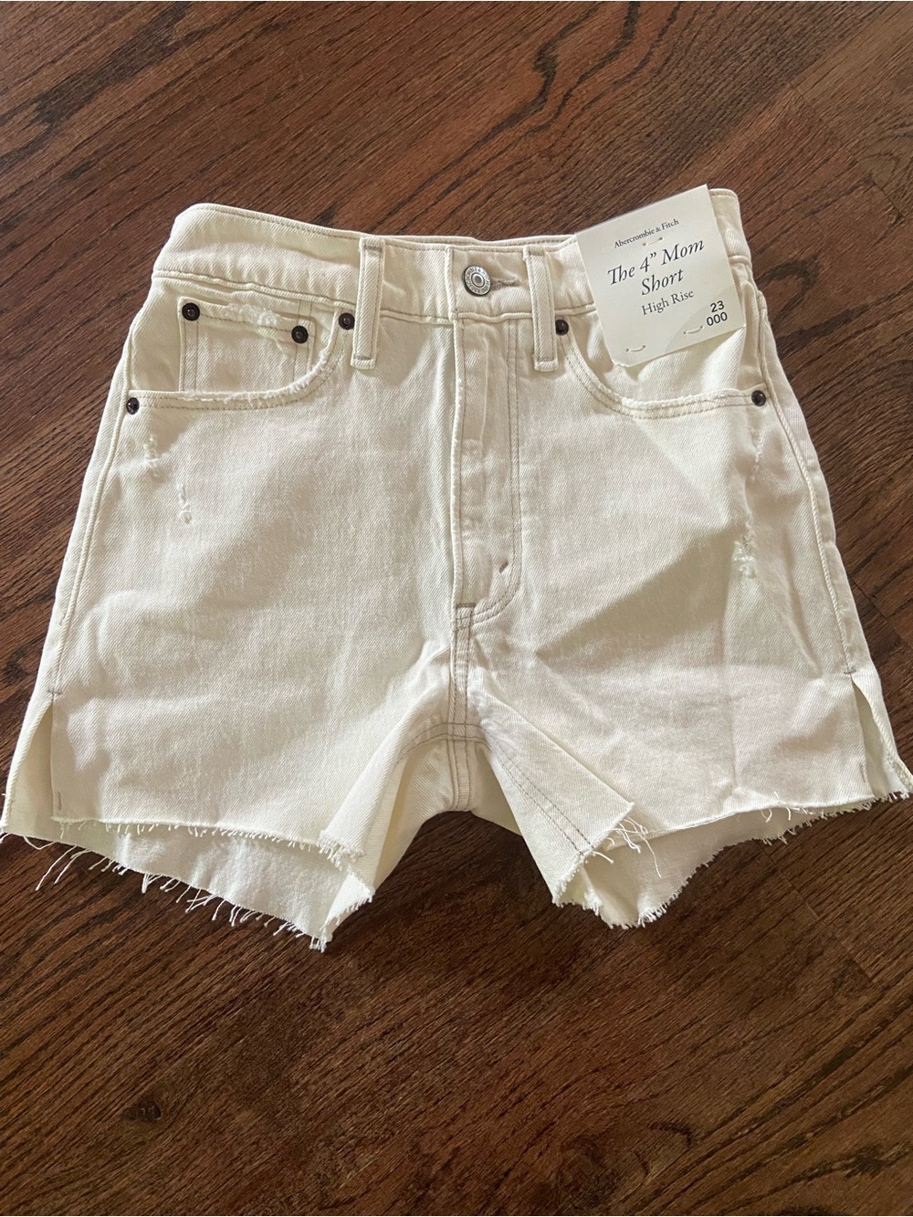 Abercrombie & Fitch The 4" Mom High Rise White Denim Shorts 23 waist NWT